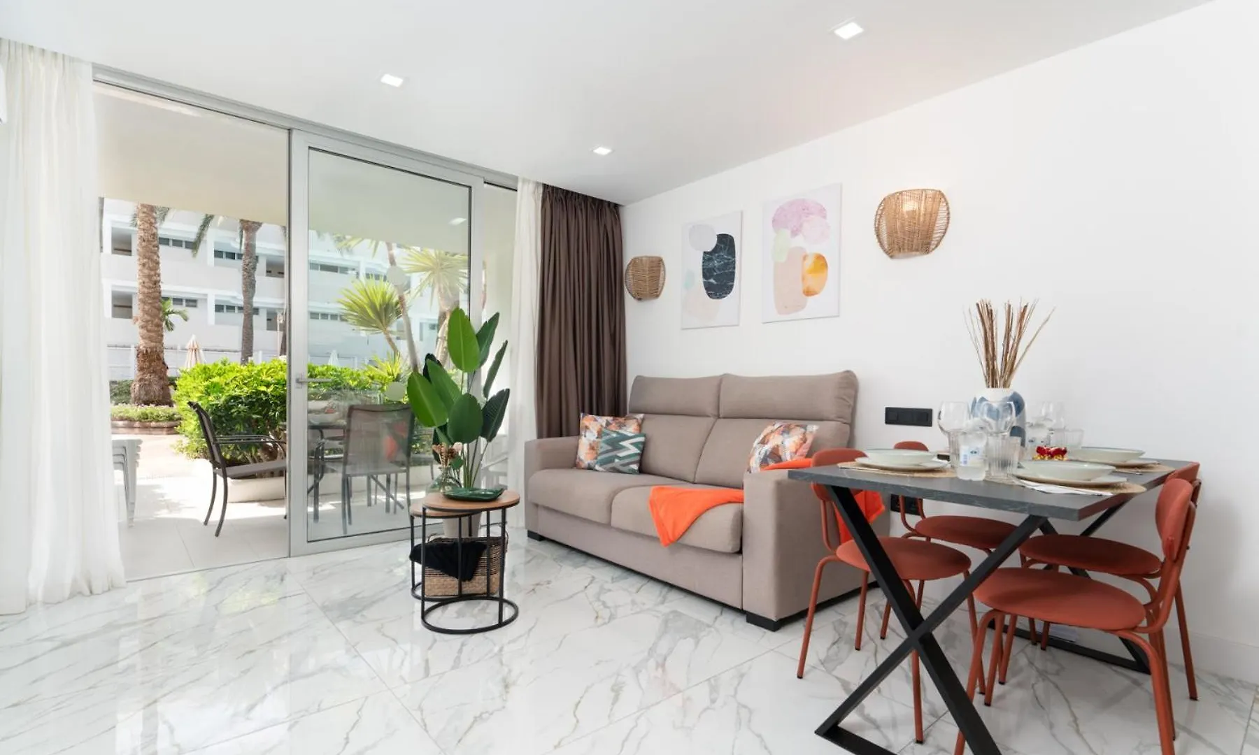 Beach Exclusive Apartment With Terrace - Pool View - Jacuzzi View location