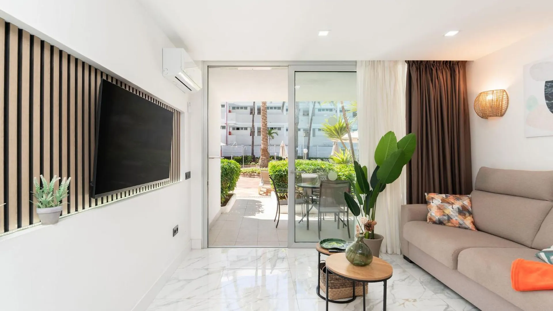 Beach Exclusive Apartment With Terrace - Pool View - Jacuzzi View San Bartolome de Tirajana  Spain